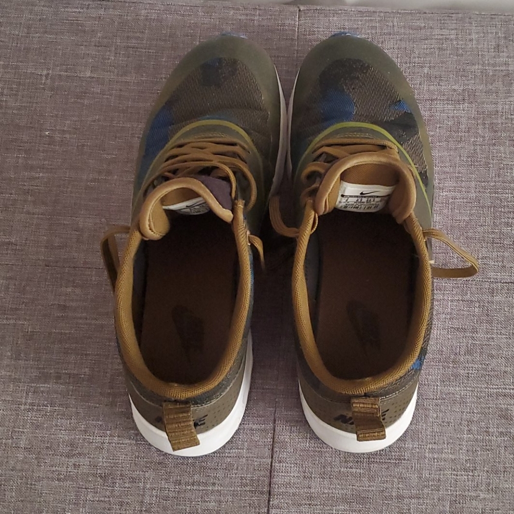 Nike Camo Thea